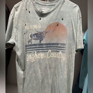 Longhorn distressed graphic